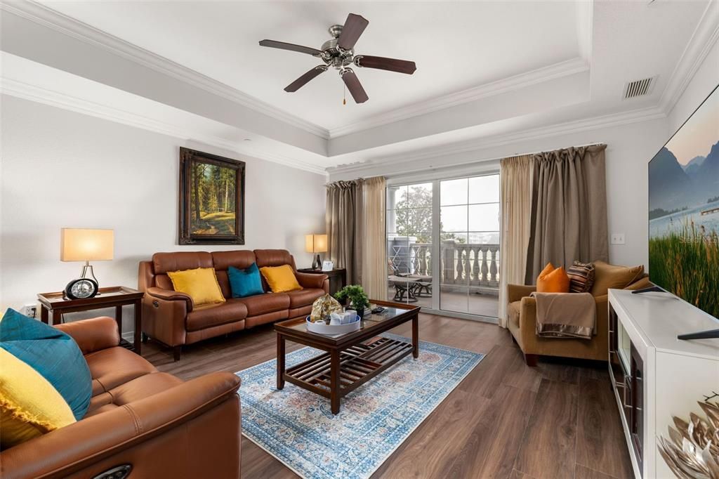 For Sale: $299,000 (3 beds, 3 baths, 1630 Square Feet)