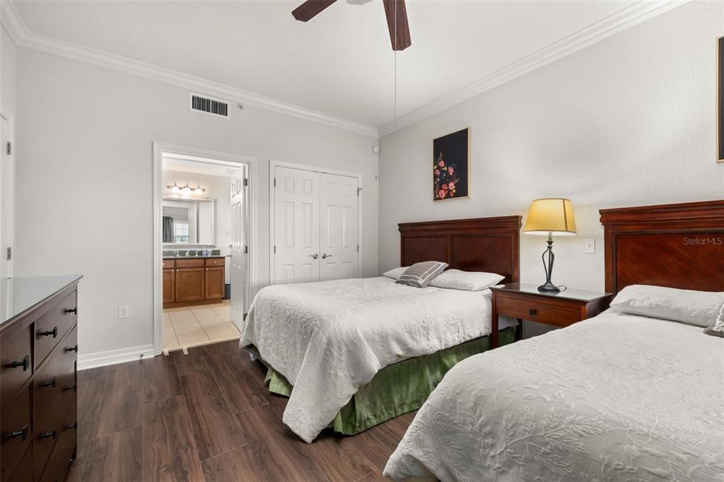 For Sale: $299,000 (3 beds, 3 baths, 1630 Square Feet)