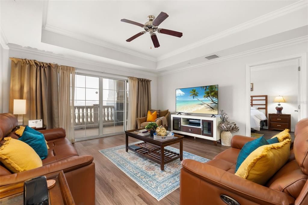 For Sale: $299,000 (3 beds, 3 baths, 1630 Square Feet)