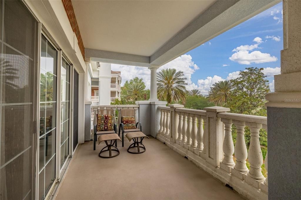 For Sale: $299,000 (3 beds, 3 baths, 1630 Square Feet)