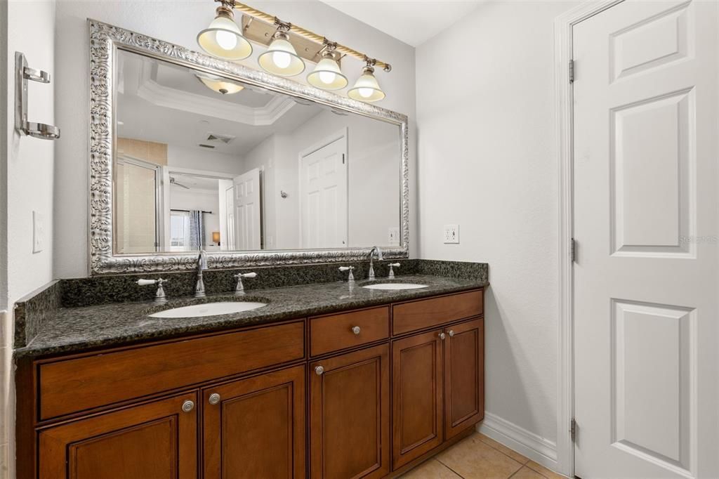 For Sale: $299,000 (3 beds, 3 baths, 1630 Square Feet)