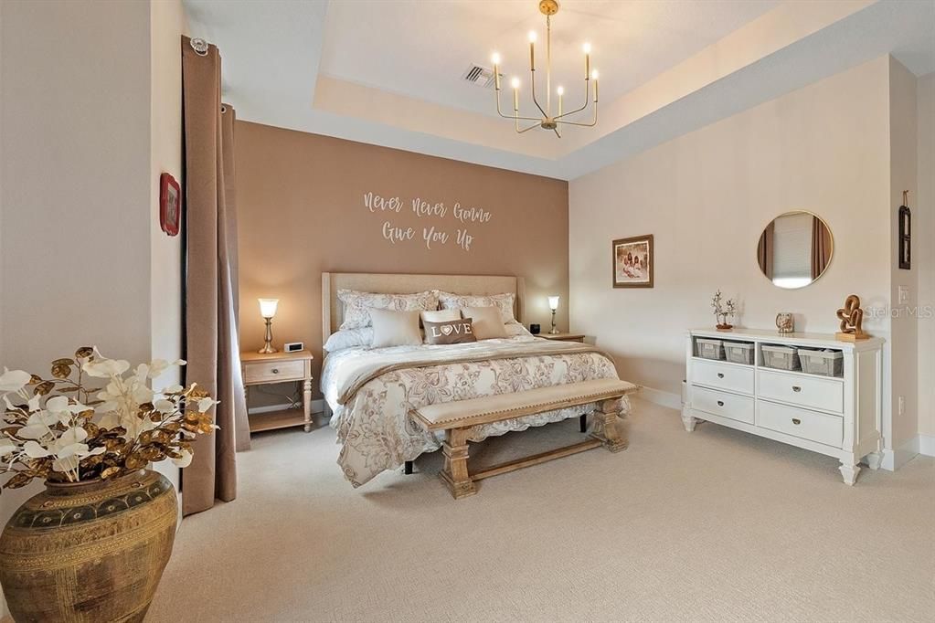 待售: $789,000 (4 贝兹, 3 浴室, 2453 平方英尺)