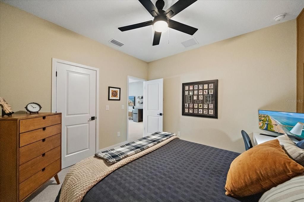 待售: $789,000 (4 贝兹, 3 浴室, 2453 平方英尺)