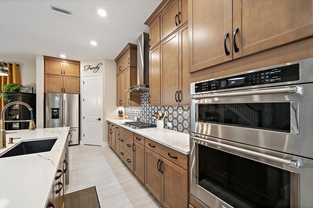 待售: $789,000 (4 贝兹, 3 浴室, 2453 平方英尺)