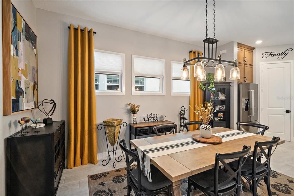 待售: $789,000 (4 贝兹, 3 浴室, 2453 平方英尺)