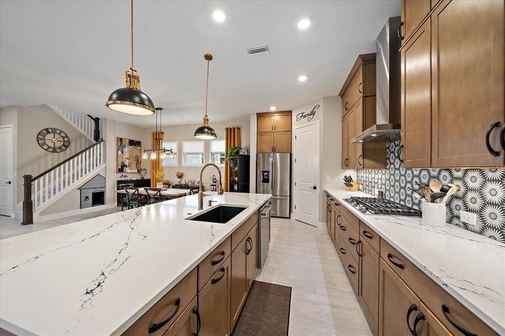 待售: $789,000 (4 贝兹, 3 浴室, 2453 平方英尺)