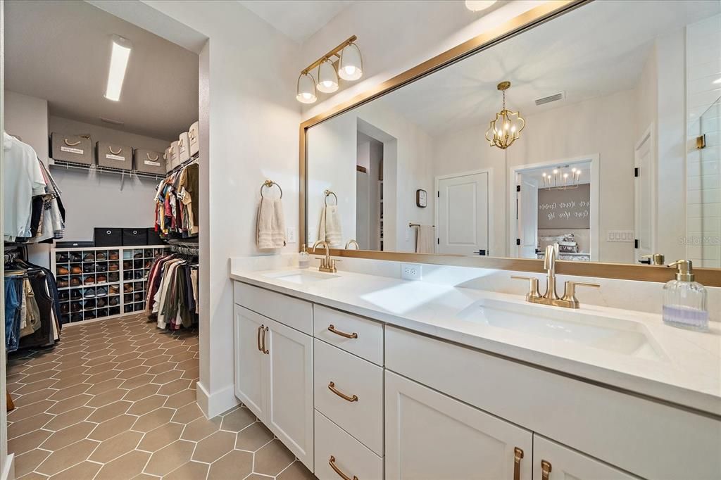 待售: $789,000 (4 贝兹, 3 浴室, 2453 平方英尺)