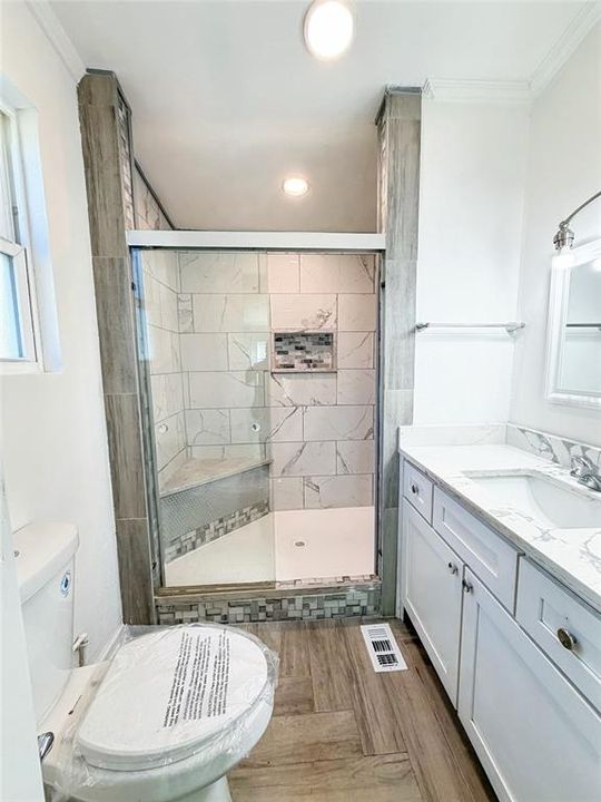 En Venta: $250,000 (3 camas, 2 baños, 1080 Pies cuadrados)