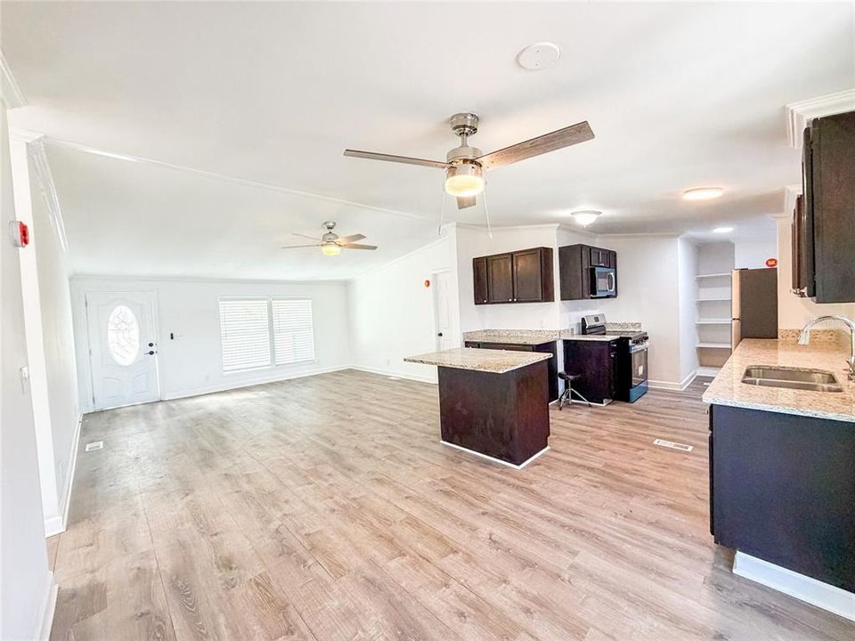 En Venta: $250,000 (3 camas, 2 baños, 1080 Pies cuadrados)