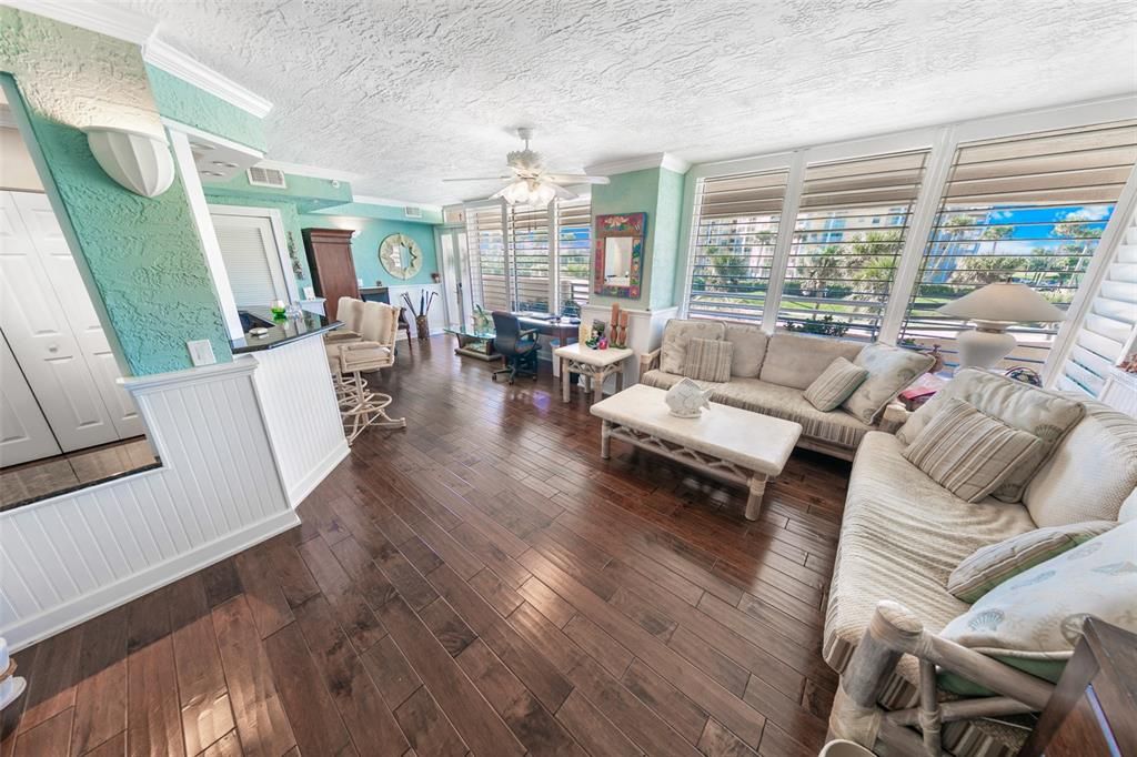 For Sale: $1,119,900 (3 beds, 3 baths, 2337 Square Feet)