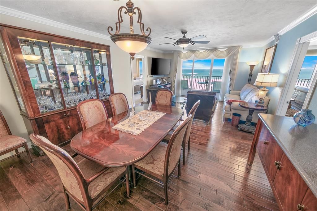 For Sale: $1,119,900 (3 beds, 3 baths, 2337 Square Feet)