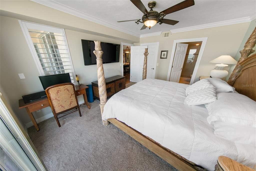 For Sale: $1,119,900 (3 beds, 3 baths, 2337 Square Feet)