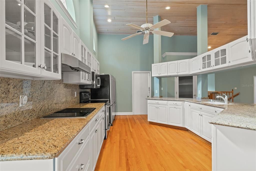 For Sale: $3,600,000 (5 beds, 4 baths, 6040 Square Feet)