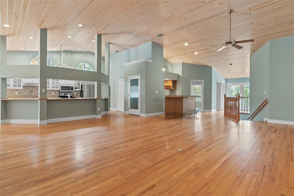 For Sale: $3,600,000 (5 beds, 4 baths, 6040 Square Feet)