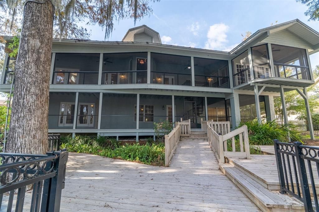 For Sale: $3,600,000 (5 beds, 4 baths, 6040 Square Feet)