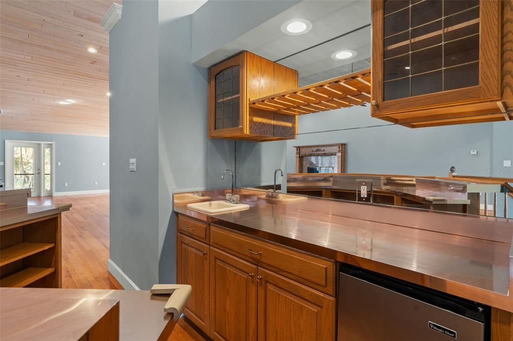 For Sale: $3,600,000 (5 beds, 4 baths, 6040 Square Feet)