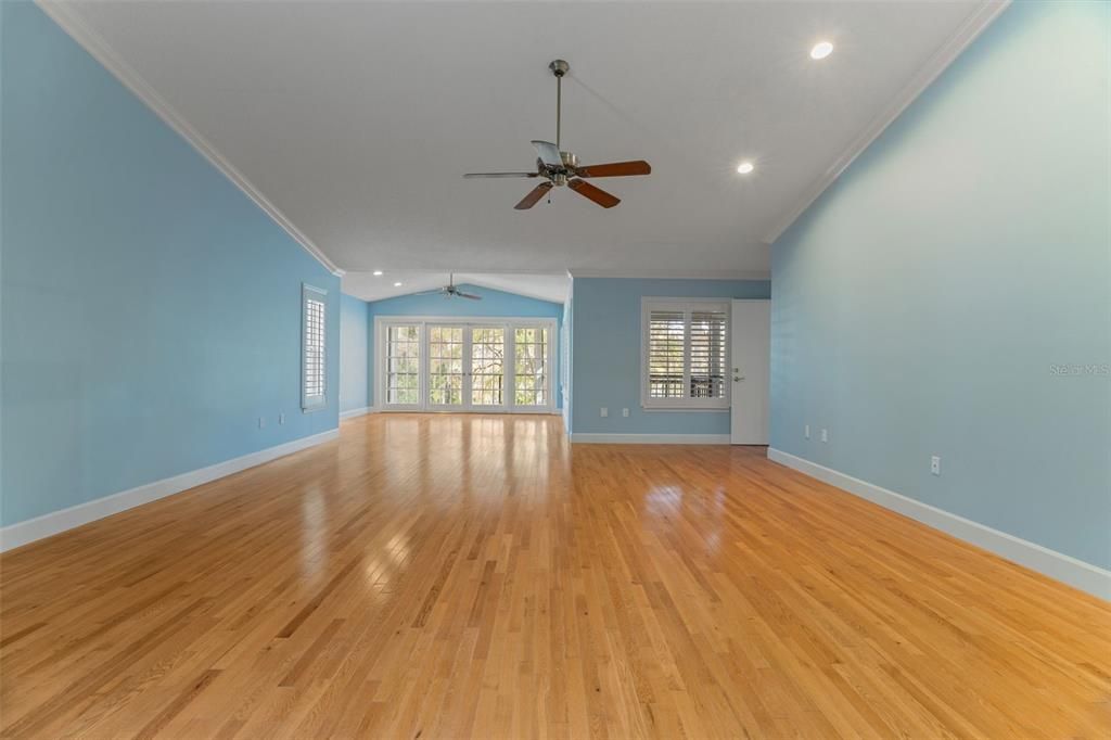 For Sale: $3,600,000 (5 beds, 4 baths, 6040 Square Feet)