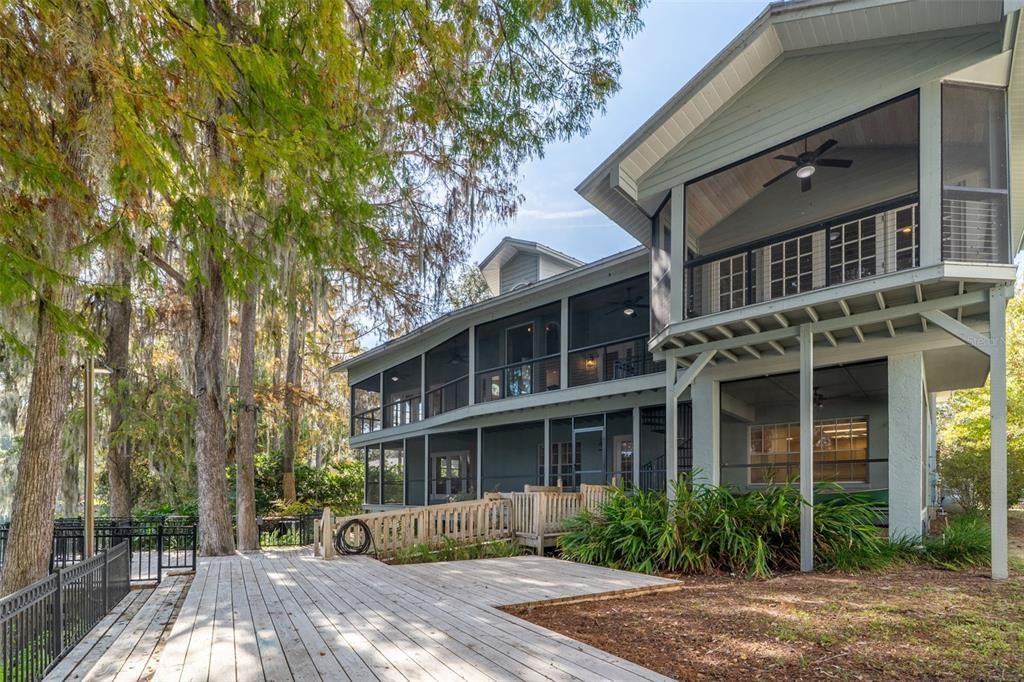 For Sale: $3,600,000 (5 beds, 4 baths, 6040 Square Feet)