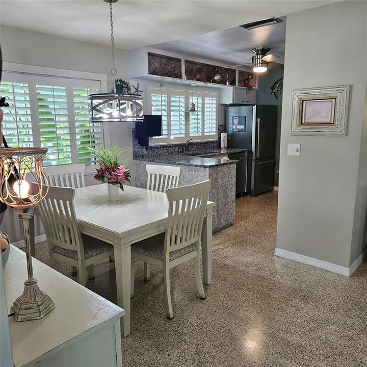 For Sale: $275,000 (2 beds, 2 baths, 1560 Square Feet)