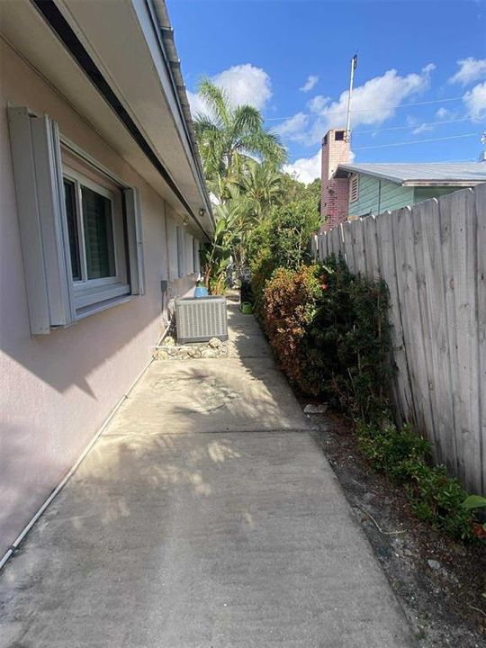 Activo con contrato: $230,000 (2 camas, 2 baños, 1560 Pies cuadrados)