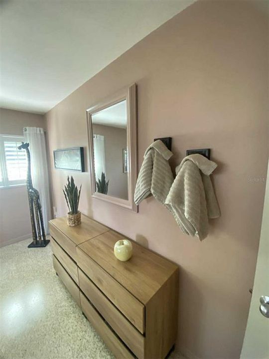 For Sale: $275,000 (2 beds, 2 baths, 1560 Square Feet)