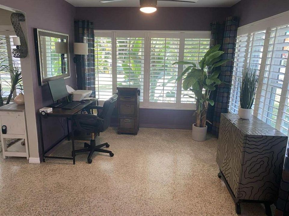 For Sale: $275,000 (2 beds, 2 baths, 1560 Square Feet)