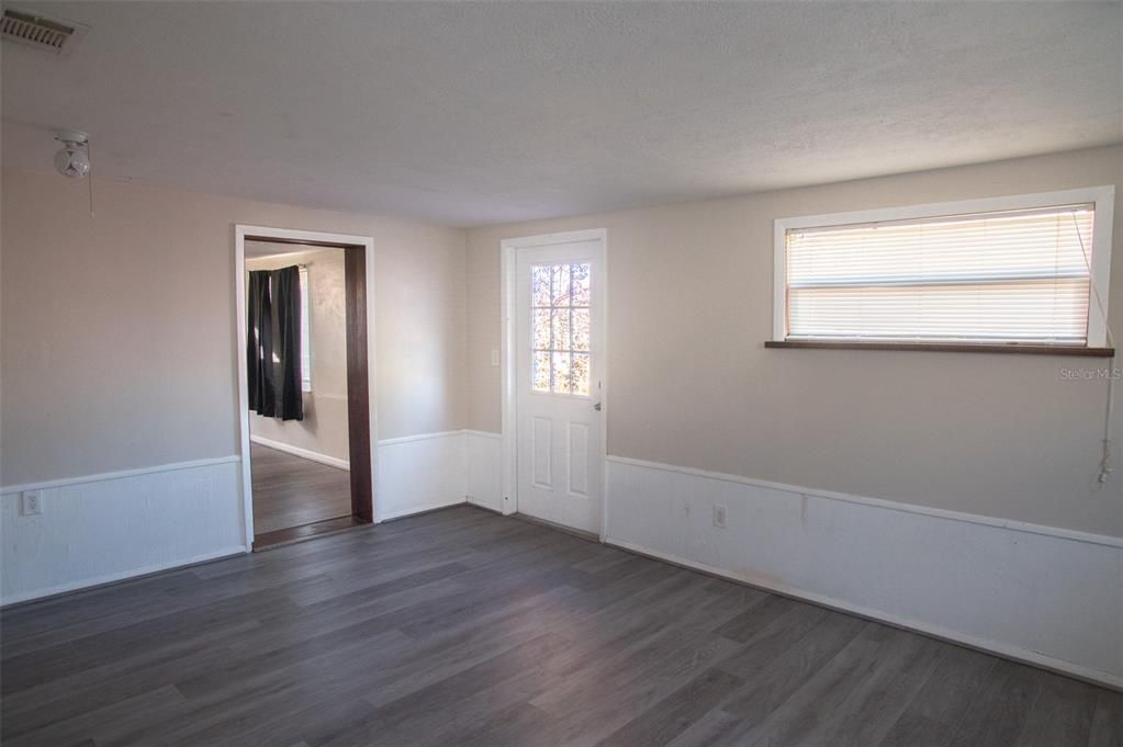 На продажу: $270,000 (3 спален, 1 ванн, 1569 Квадратных фут)