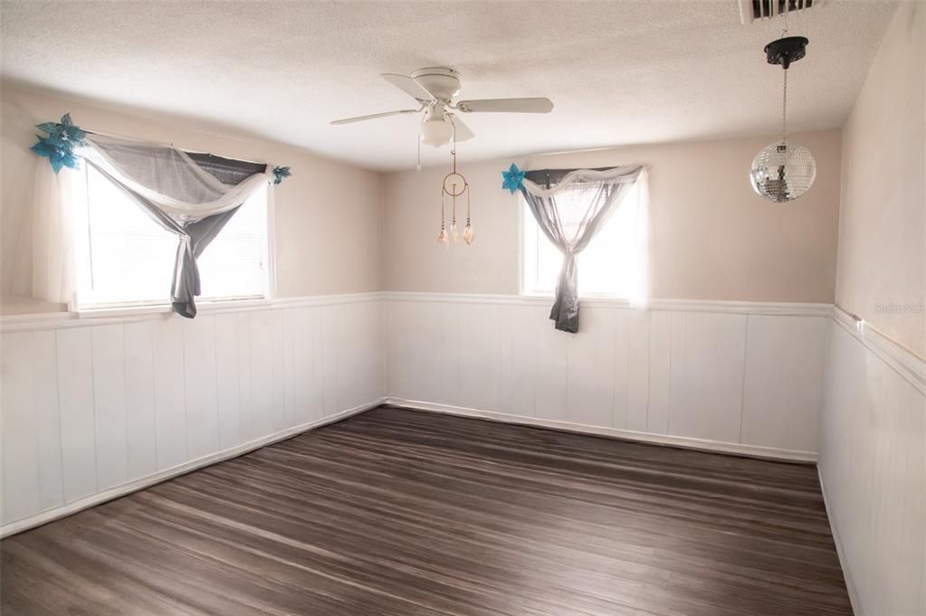 На продажу: $270,000 (3 спален, 1 ванн, 1569 Квадратных фут)