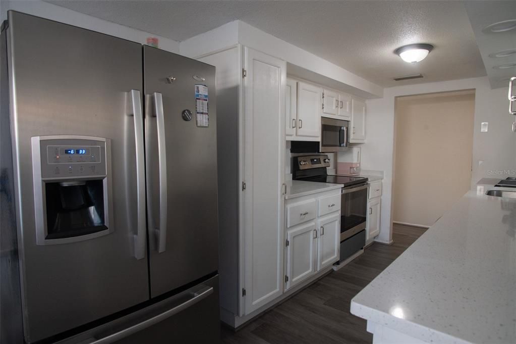 На продажу: $270,000 (3 спален, 1 ванн, 1569 Квадратных фут)