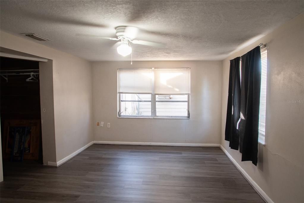 На продажу: $270,000 (3 спален, 1 ванн, 1569 Квадратных фут)