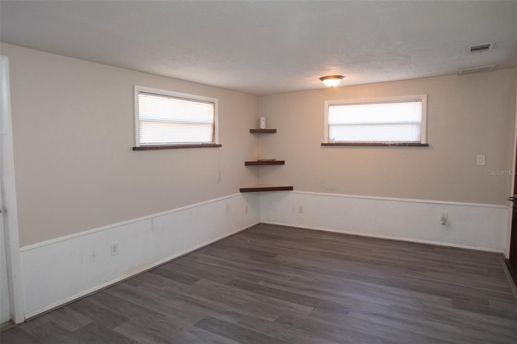 На продажу: $270,000 (3 спален, 1 ванн, 1569 Квадратных фут)