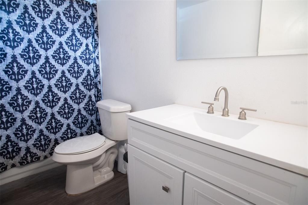 На продажу: $270,000 (3 спален, 1 ванн, 1569 Квадратных фут)