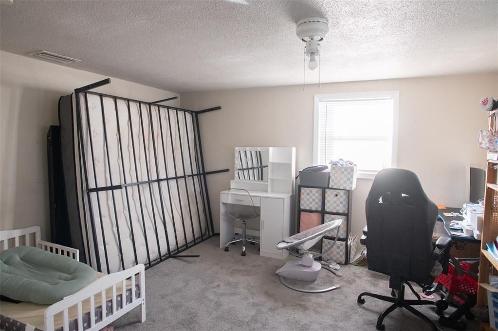 На продажу: $270,000 (3 спален, 1 ванн, 1569 Квадратных фут)