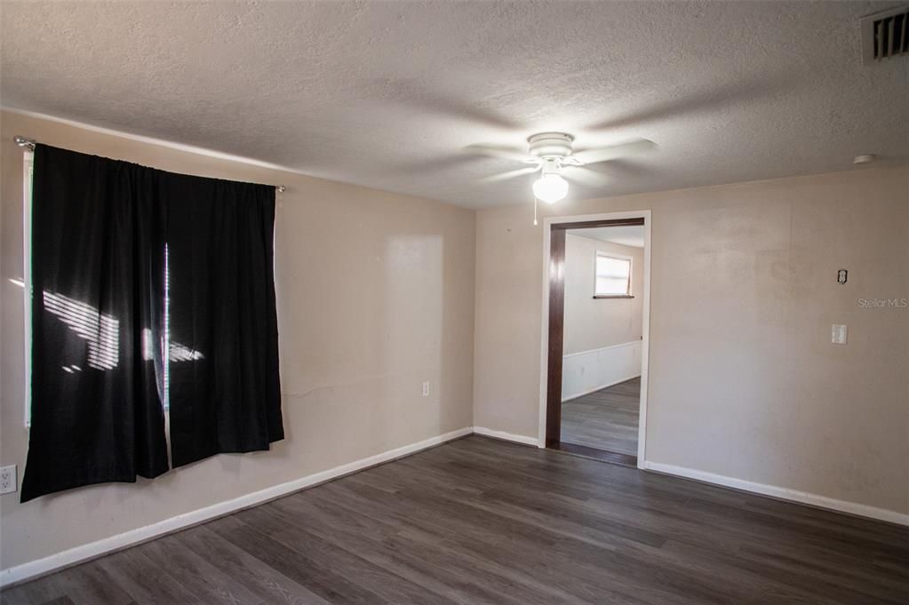 На продажу: $270,000 (3 спален, 1 ванн, 1569 Квадратных фут)