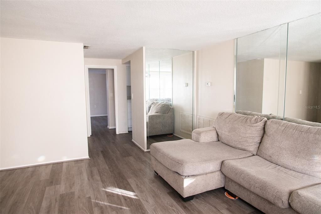 На продажу: $270,000 (3 спален, 1 ванн, 1569 Квадратных фут)