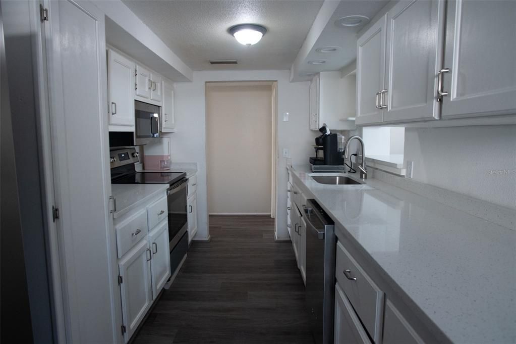 На продажу: $270,000 (3 спален, 1 ванн, 1569 Квадратных фут)