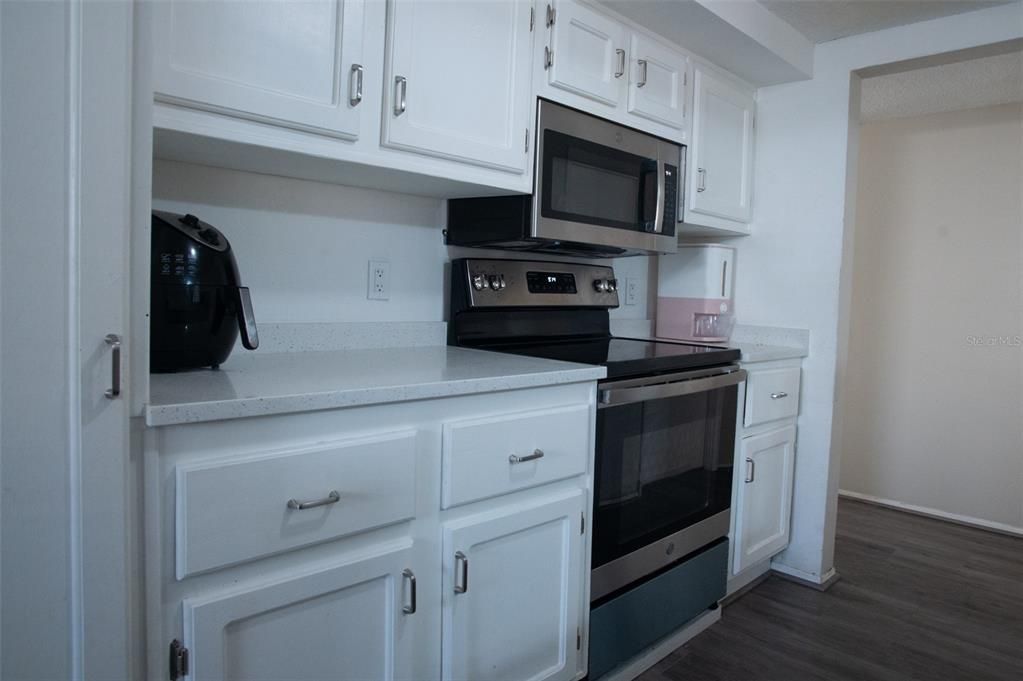 На продажу: $270,000 (3 спален, 1 ванн, 1569 Квадратных фут)