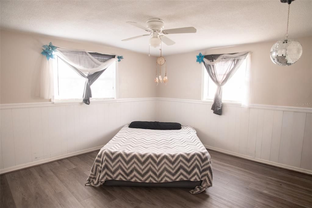 На продажу: $270,000 (3 спален, 1 ванн, 1569 Квадратных фут)