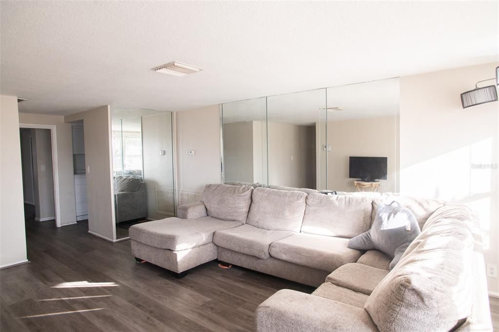 На продажу: $270,000 (3 спален, 1 ванн, 1569 Квадратных фут)