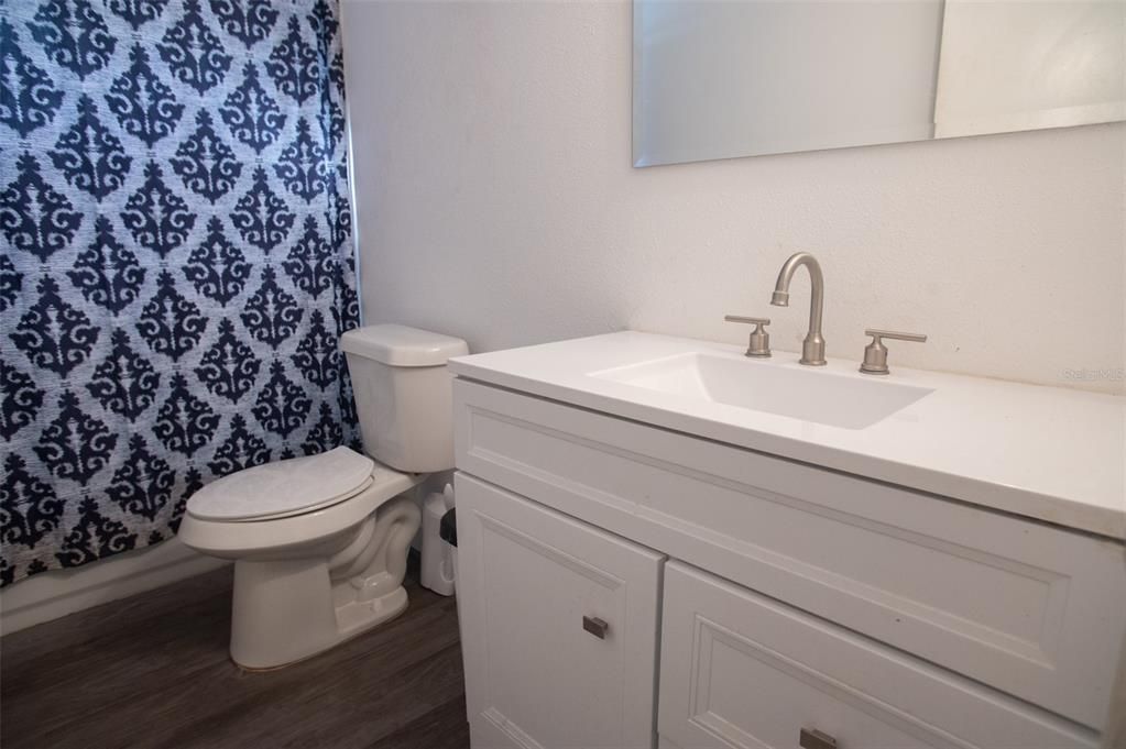 На продажу: $270,000 (3 спален, 1 ванн, 1569 Квадратных фут)