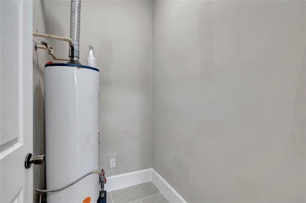 For Sale: $299,500 (3 beds, 2 baths, 1460 Square Feet)