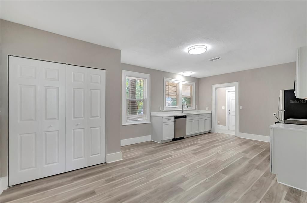 For Sale: $299,500 (3 beds, 2 baths, 1460 Square Feet)