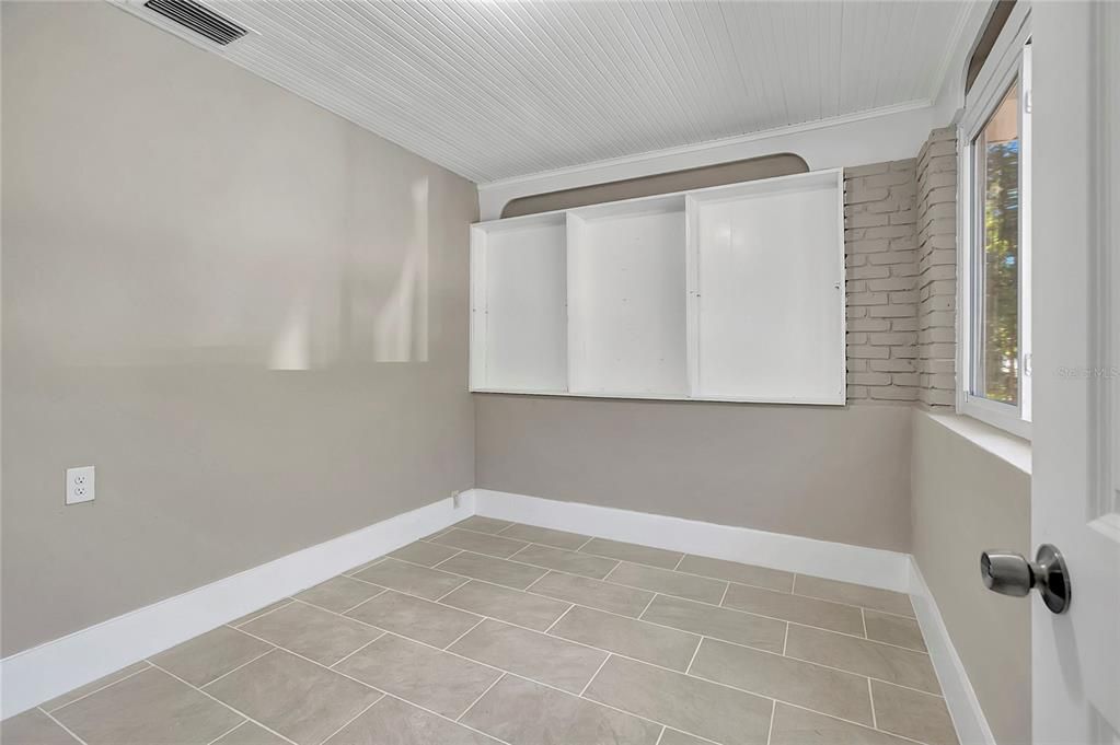 For Sale: $299,500 (3 beds, 2 baths, 1460 Square Feet)