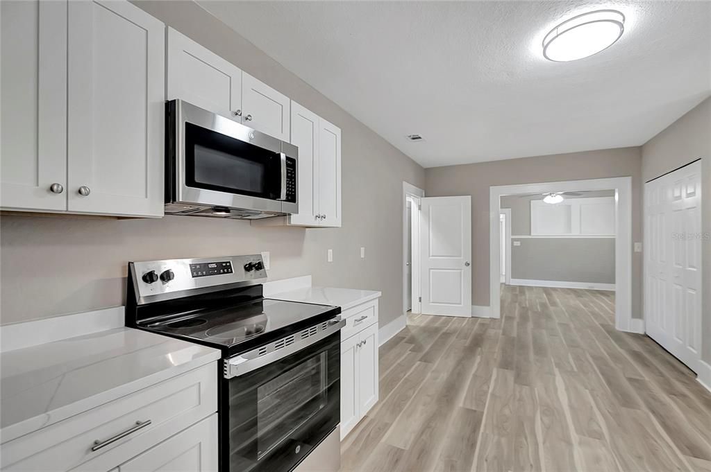 For Sale: $299,500 (3 beds, 2 baths, 1460 Square Feet)