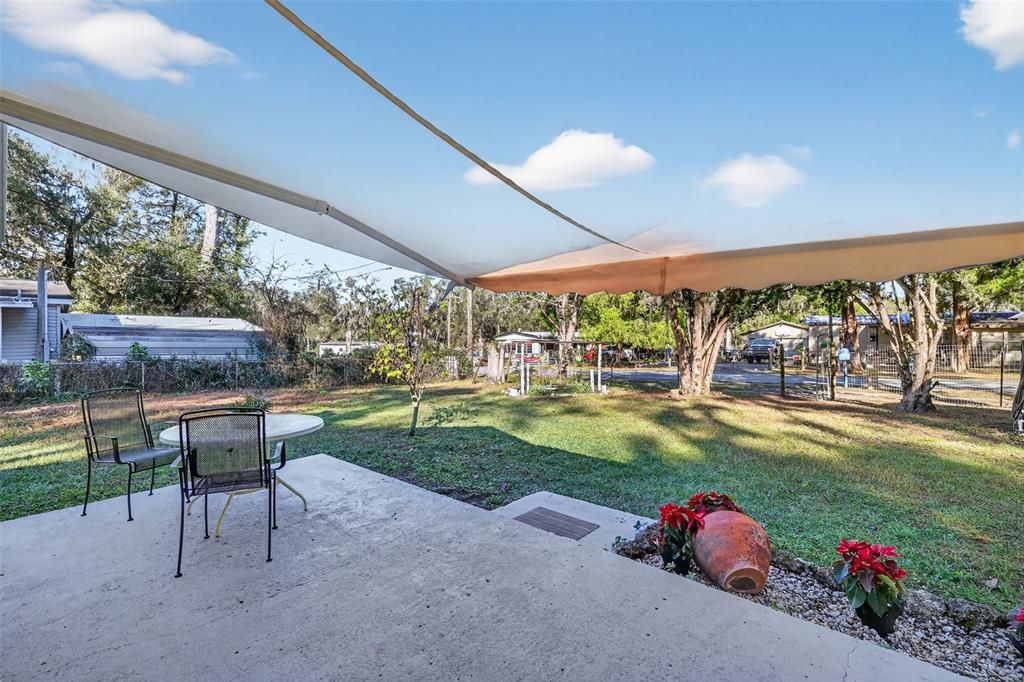 For Sale: $240,000 (2 beds, 1 baths, 828 Square Feet)