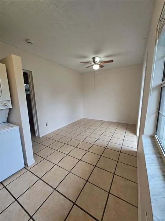 For Rent: $900 (1 beds, 1 baths, 400 Square Feet)