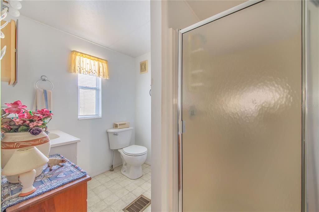 For Sale: $120,000 (2 beds, 2 baths, 546 Square Feet)