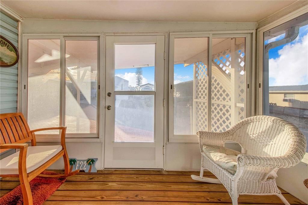 For Sale: $120,000 (2 beds, 2 baths, 546 Square Feet)