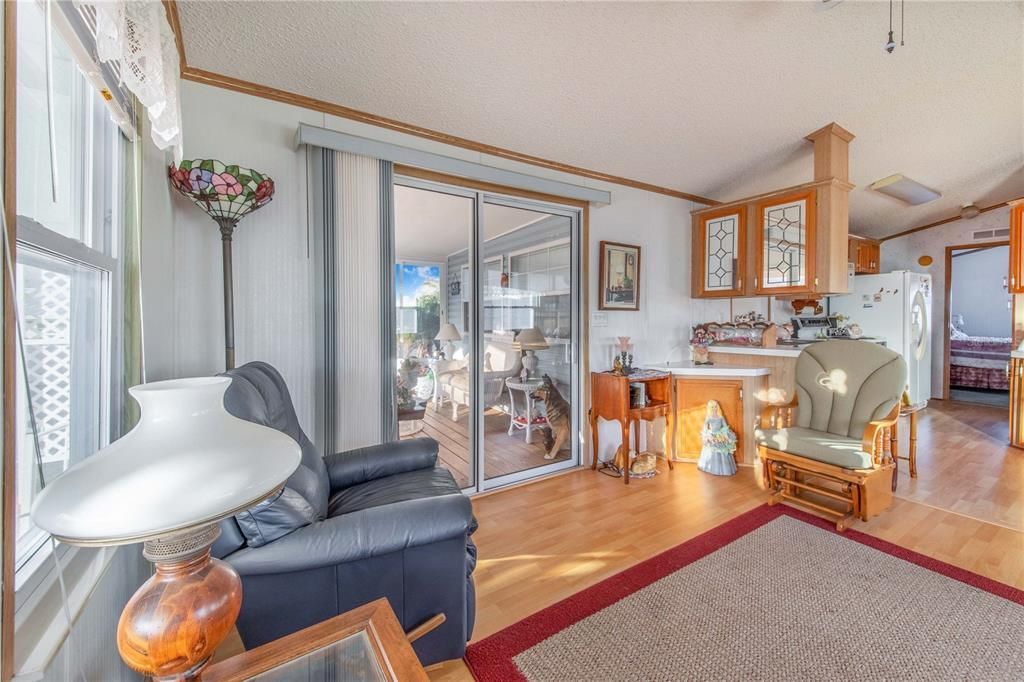 For Sale: $120,000 (2 beds, 2 baths, 546 Square Feet)