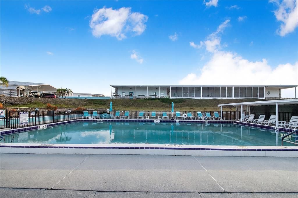 For Sale: $120,000 (2 beds, 2 baths, 546 Square Feet)